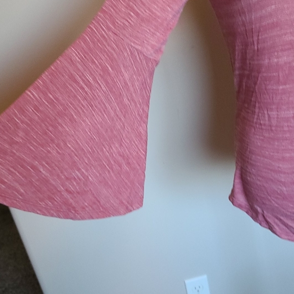 Pink top - Picture 3 of 3